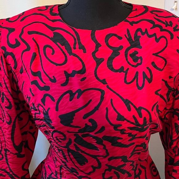 12 - 100% Silk Red & Black Blouse & Matching Black Midi Skirt w/flair - Picture 5 of 16